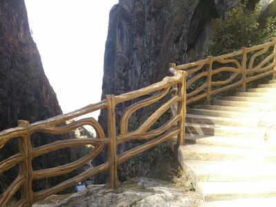 景区护栏仿木栏杆造景